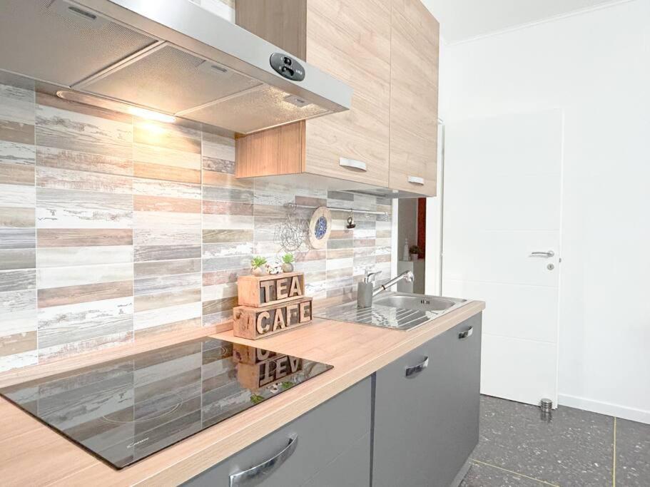 Free Parking - Elegante Casa Con Wifi -Smarttv Apartamento Savona Exterior foto