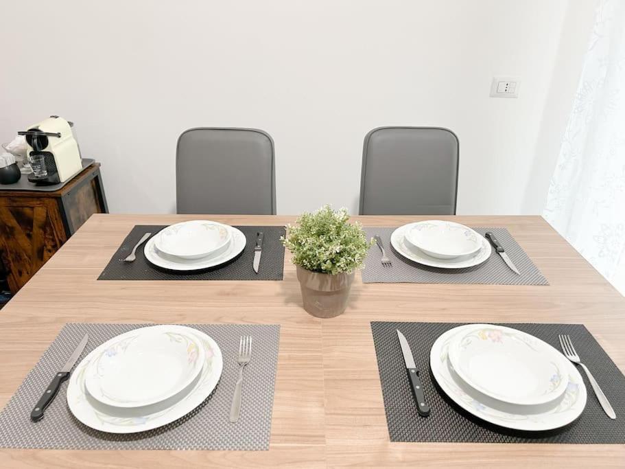 Free Parking - Elegante Casa Con Wifi -Smarttv Apartamento Savona Exterior foto